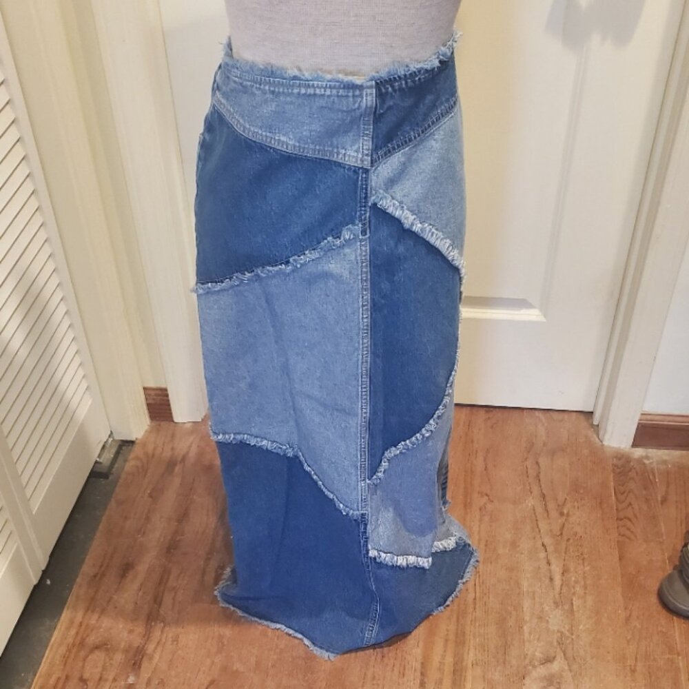 Vintage maxi patchwork denim skirt - Picture 6 of 8